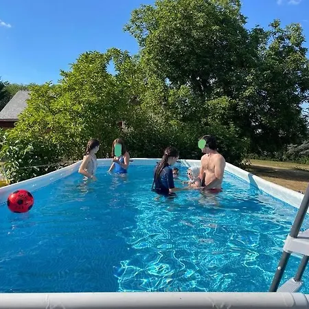 Maison Familiale, 15 Pers, 7 Chambres, Piscine, Deco Soignee بيت للعطل