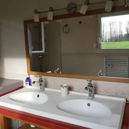 Maison Familiale, 15 Pers, 7 Chambres, Piscine, Deco Soignee Bais (Mayenne)