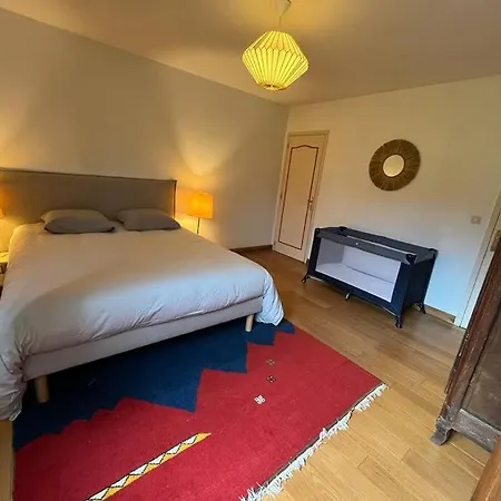 Maison Familiale, 15 Pers, 7 Chambres, Piscine, Deco Soignee بيت للعطل