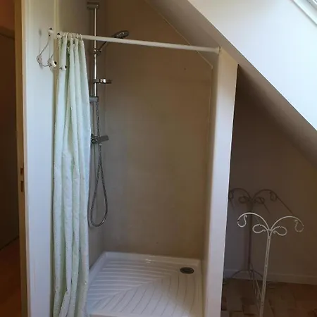 Maison Familiale, 15 Pers, 7 Chambres, Piscine, Deco Soignee