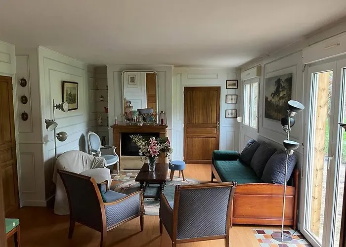 Maison Familiale, 15 Pers, 7 Chambres, Piscine, Deco Soignee Bais (Mayenne)