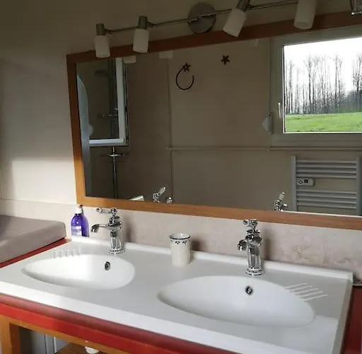 Maison Familiale, 15 Pers, 7 Chambres, Piscine, Deco Soignee Bais (Mayenne)