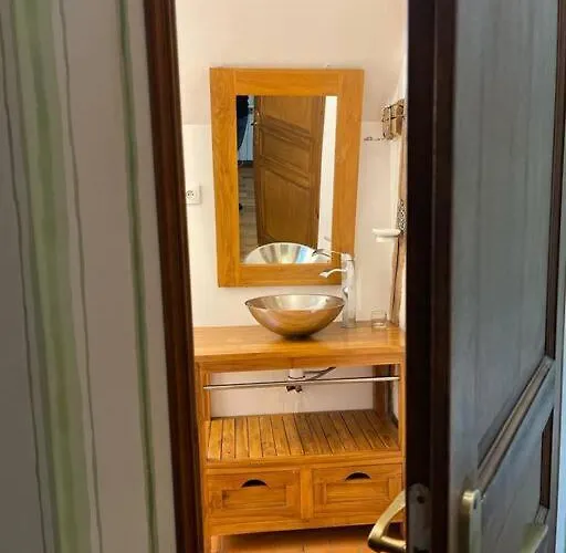 Semesterbostad Maison Familiale, 15 Pers, 7 Chambres, Piscine, Deco Soignee