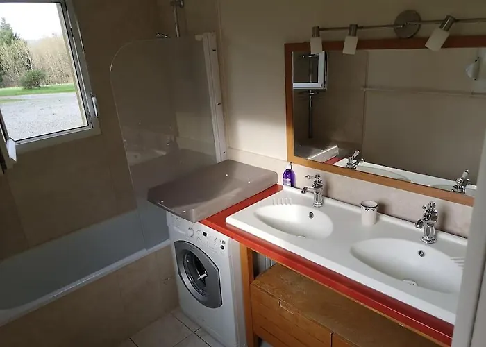 Maison Familiale, 15 Pers, 7 Chambres, Piscine, Deco Soignee *