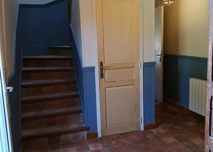 Maison Familiale, 15 Pers, 7 Chambres, Piscine, Deco Soignee * Bais (Mayenne)