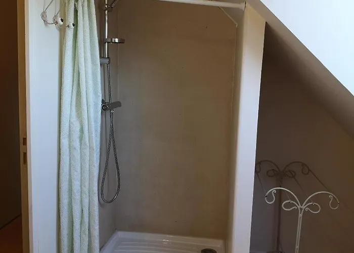 Maison Familiale, 15 Pers, 7 Chambres, Piscine, Deco Soignee